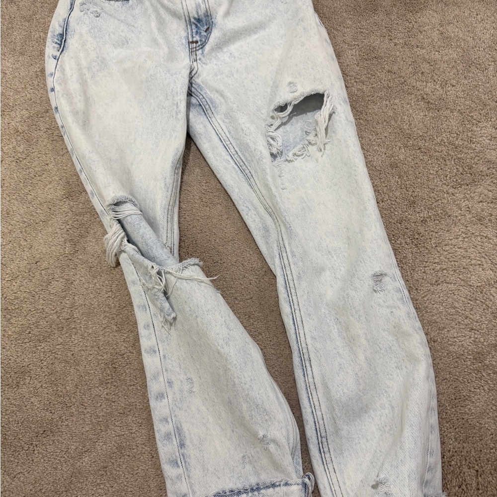Abercrombie & Fitch High Rise Mom Jeans